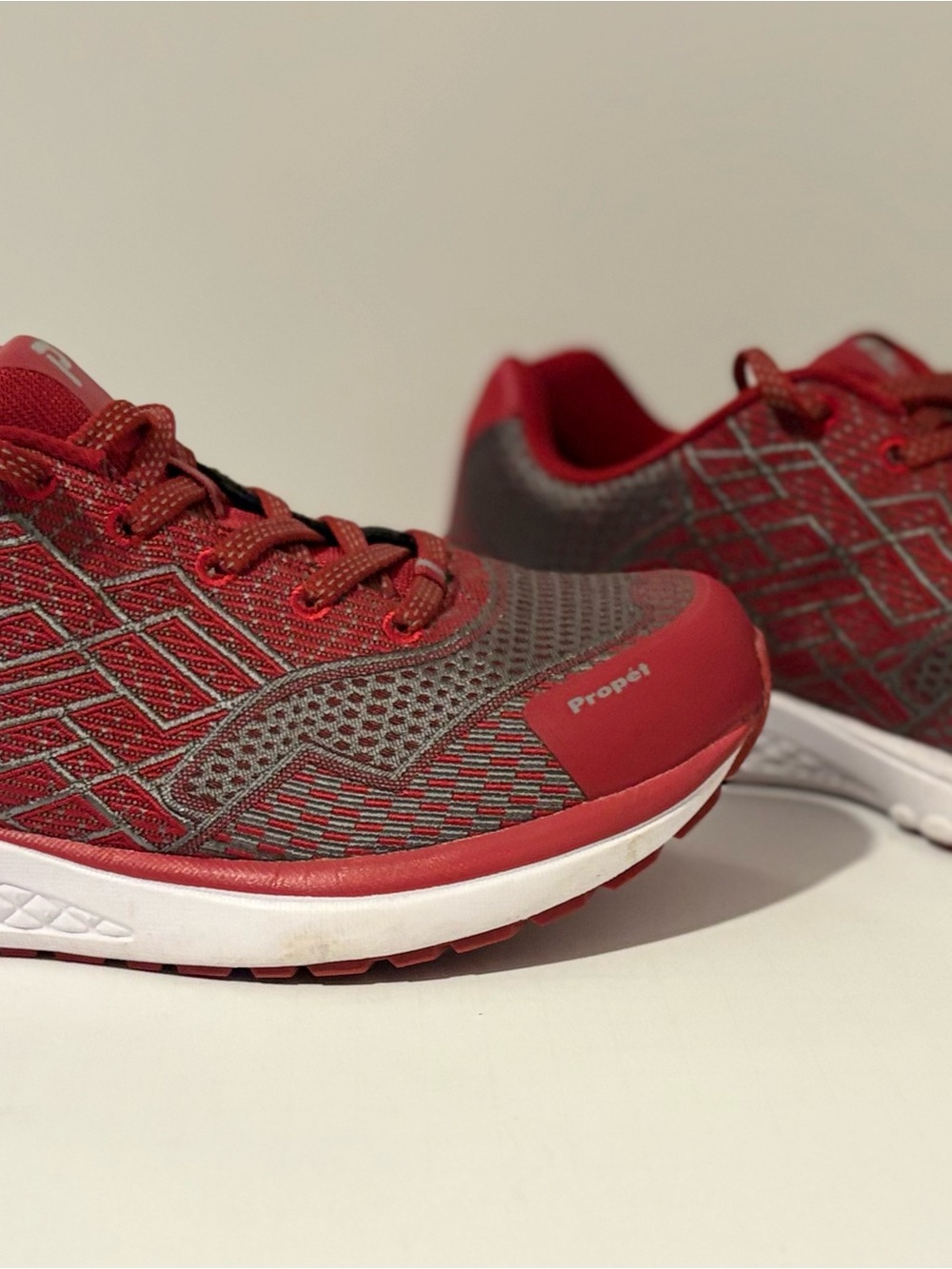 Propét One MAA102M Men’s 10 M Crimson Gray Walking Running Comfort Shoes